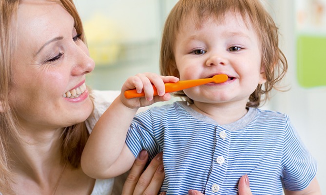 Giúp trẻ tạo thói quen tốt tránh bị đau răng sữa